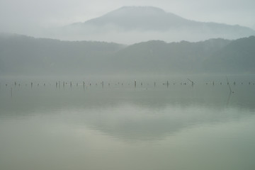 朝もやに煙る三方五湖　三方湖