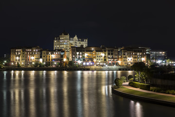 Obraz premium Gold Coast Emerald Lakes French Quarter by Night