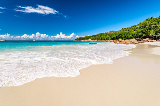 Fototapeta Beautiful beach at Seychelles
