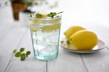 Fototapeta premium lemon & water