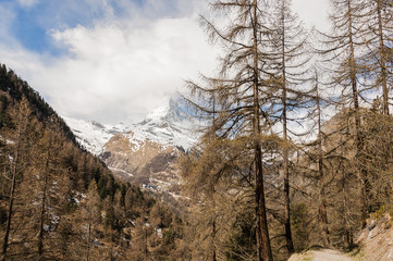 Zermatt, Findeln, Findelbach, Weiler, Wanderweg, Matterhorn, Alpen, Walliser Berge, Wallis, Wanderferien, Schweizer Berge, Frühling, Schweiz