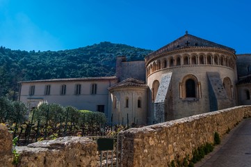 Obraz premium Saint-Guilhem-le-Désert, Occitanie, France. 