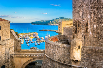 Fototapeta premium Mediterranean town Dubrovnik. / Beautiful mediterranean scenery in town Dubrovnik, famous european travel and historic destination in Croatia.