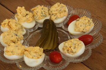 Russische Eier mit Salzgurke