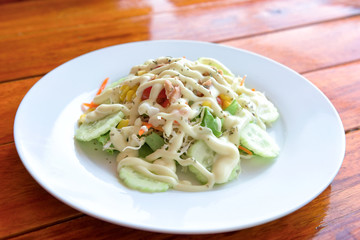 Tuna and vegetable salad