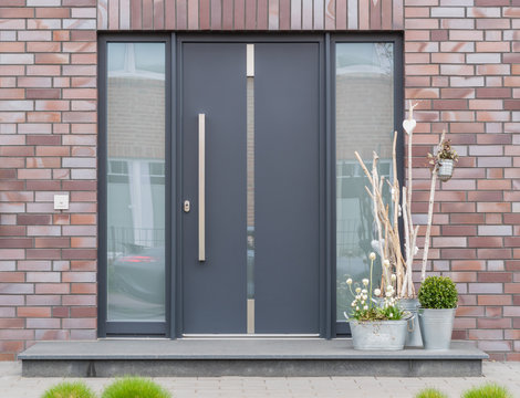 moderne anthrazit farbene Haust&uuml;r
