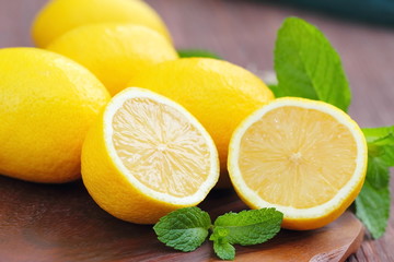 Fototapeta na wymiar Fresh lemons on the table