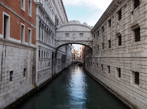Venice bridge of sighs doges palace and canal