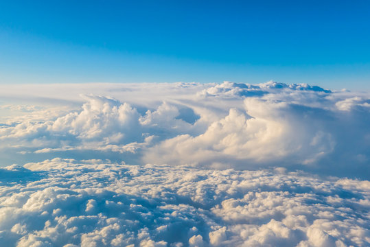 Fototapeta Widok z samolotu na chmury