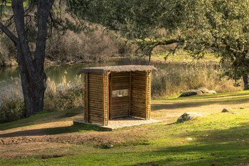 Refugio para fotografiar aves en el paraje río Jándula