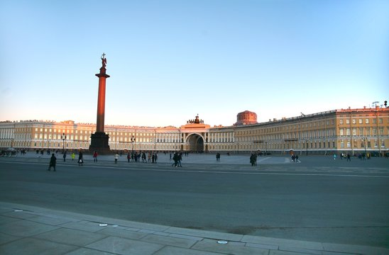  The Palace Square in Saint Petersburg ,Russia