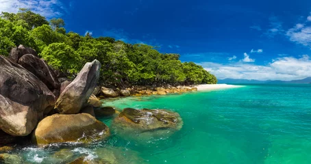 Fotobehang Tropisch strand Naaktstrand op Fitzroy Island, Cairns-gebied, Queensland, Australië