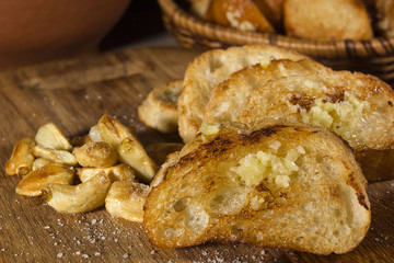 Fried garlic bread