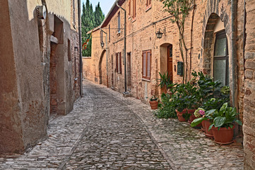 Montefalco, Perugia, Umbria, Italy: alley in the old town
