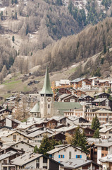 Naklejka premium Zermatt, Kirche, Dorf, Walliser Dorf, Wallis, Alpen, Walliser Berge, Dorfrundgang, Winter, Schweiz