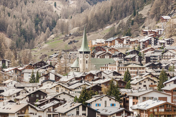 Zermatt, Kirche, Dorf, Walliser Dorf, Wallis, Alpen, Walliser Berge, Dorfrundgang, Winter, Schweiz
