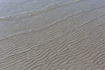 Wave and ridges sand pattern