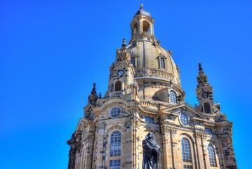 Fototapeta na wymiar Die Dresdener Frauenkirche 