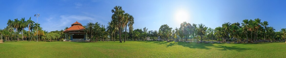 Fototapeta na wymiar Panorama of public park