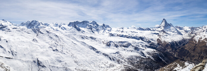 Fototapeta na wymiar Panoramic view of Swiss Alps and Matterhorn