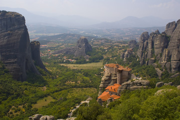 Fototapeta na wymiar Christian Varlaam Monastery on a cliff top in Greece.