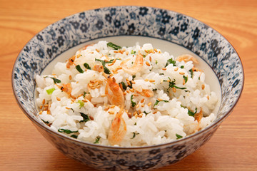 春菊と桜エビの混ぜご飯