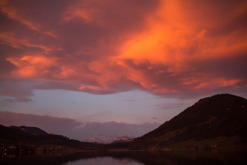 Sonnenaufgang in den Schweizer Alpen