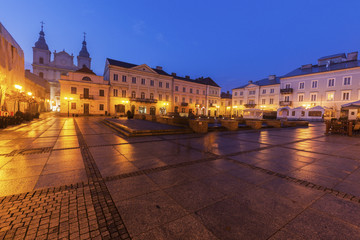 Obraz premium Rain on Market Square in Piotrkow Trybunalski