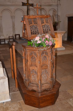 LUTRIN EGLISE DE JOUANCY ( Bourgogne) FRANCE