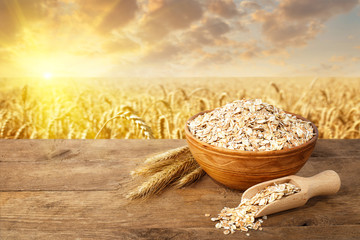 uncooked oatmeal in bowl