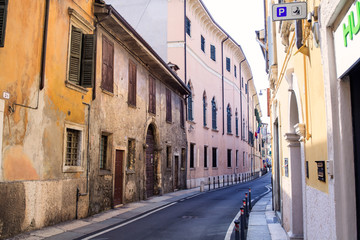 Fototapeta na wymiar Alley in Verona