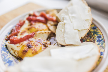 Fried eggs with tomatoes and sandwiches 6