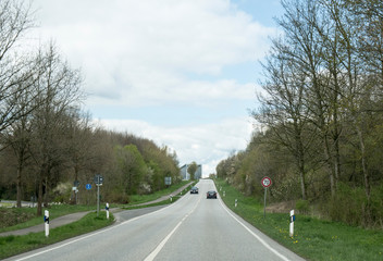 auf der Landstrasse im Frühling