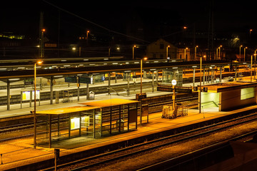 Fototapeta na wymiar Bahnhof Plattling bei Nacht