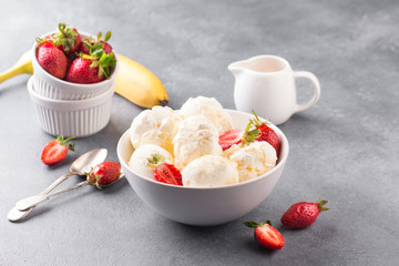 Vanilla Ice Cream with strawberry in bowl
