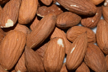  Vitamin dose in almonds
