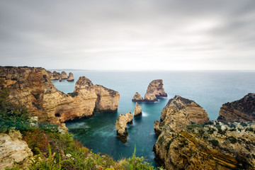 Fototapeta na wymiar Praia da Marinha, Lagos, Farol da Ponta da Piedade, Algarve, Portugal, Europa