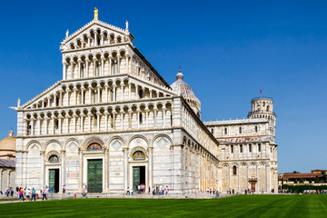 Fototapeta premium Pisa Cathedral (Duomo di Pisa) with the Leaning Tower of Pisa on Piazza dei Miracoli in Pisa, Tuscany, Italy