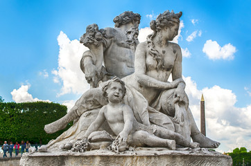 Fototapeta na wymiar Le Nil Sculpture de Lorenzo Ottoni in Paris, France