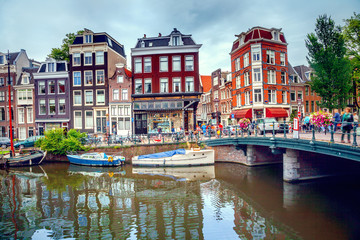 Canal in Amsterdam - obrazy, fototapety, plakaty