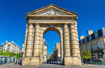Fototapeta na wymiar Porte d'Aquitaine, a XVIII century gate in Bordeaux, France