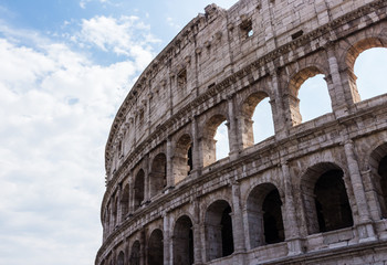 Obraz premium A color photo of the Colosseum in rome, italy. 