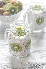 Chia seed puddings with kiwifruit slices