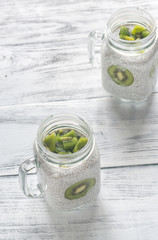 Chia seed puddings with kiwifruit slices