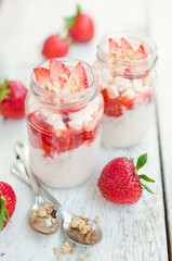 Yoghurt with strawberries