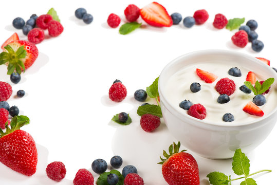Homemade yoghurt with berries