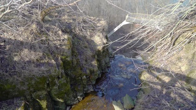 13373_The_water_spring_from_the_waterfalls_on_the_cliff.mov