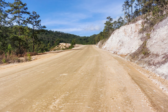 Dirt road from Marcala to La Gruta in Honduras