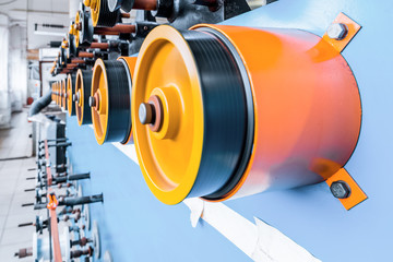 Automatic winding machine.