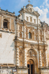 Fototapeta na wymiar Catholic church called Iglesia de San Francisco in Antigua, Guatemala.